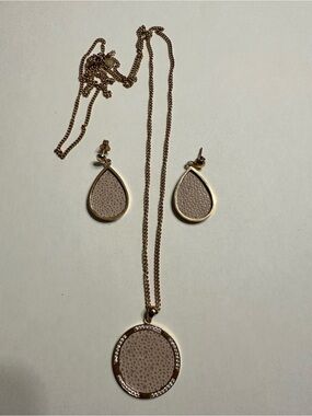 Qudo Gold-Tone Pink Teardrop & Round Pendant Necklace and Earring Set